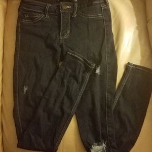 🧡Like New Hollister Distressed Dark Wash jeggings